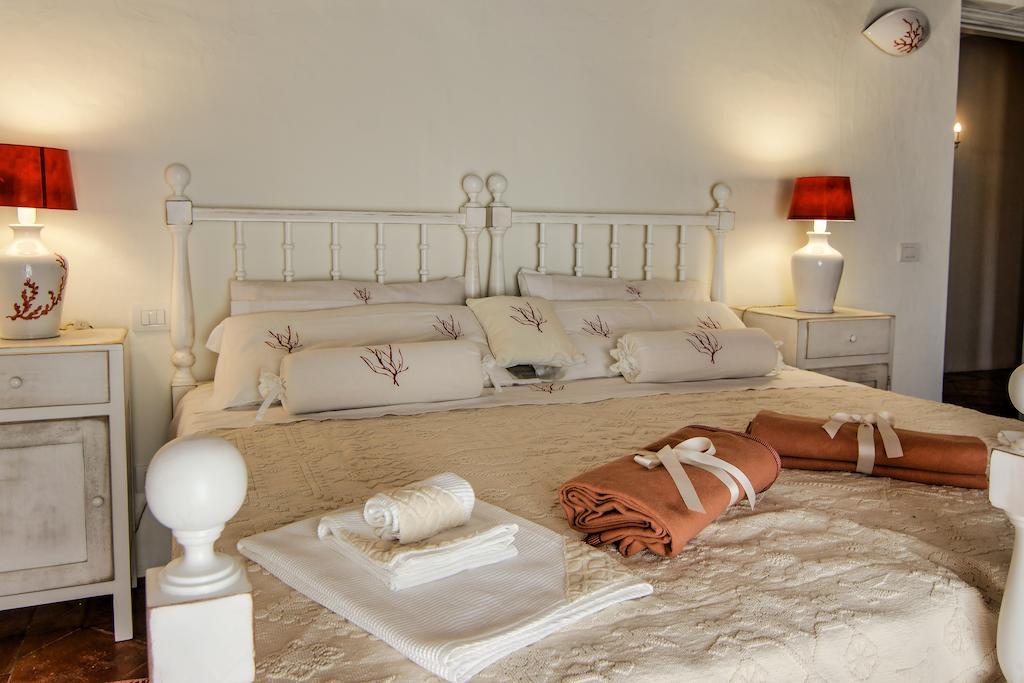 Domus Corallia-Luxury Rooms Porto Rotondo Δωμάτιο φωτογραφία